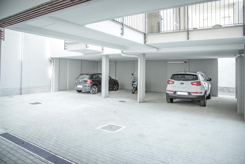 Inner courtyard view, Parking
