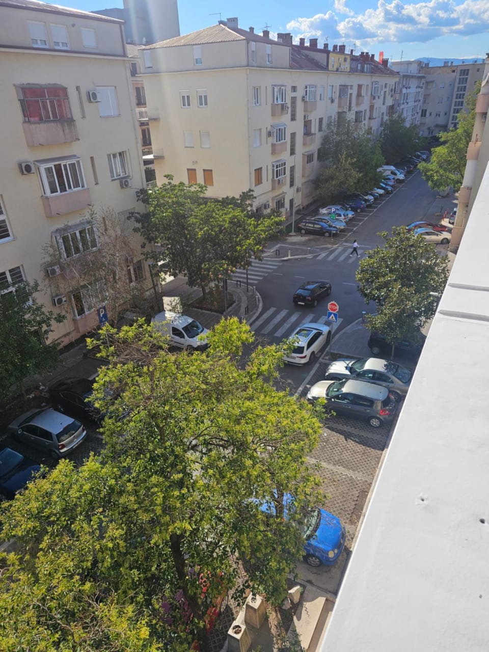 Street view, Location, Parking