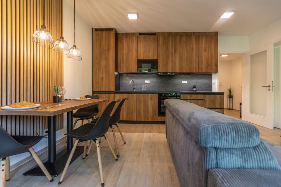 Kitchen or kitchenette, Living room, Seating area, Dining area