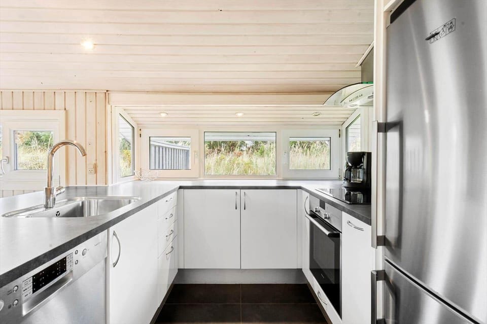 TV1102-Hirtshals-Oster-Kjulvej-28 House in Hirtshals