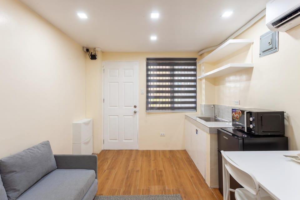 TV and multimedia, Kitchen or kitchenette, Living room, air conditioner