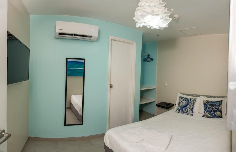 Photo of the whole room, Bedroom