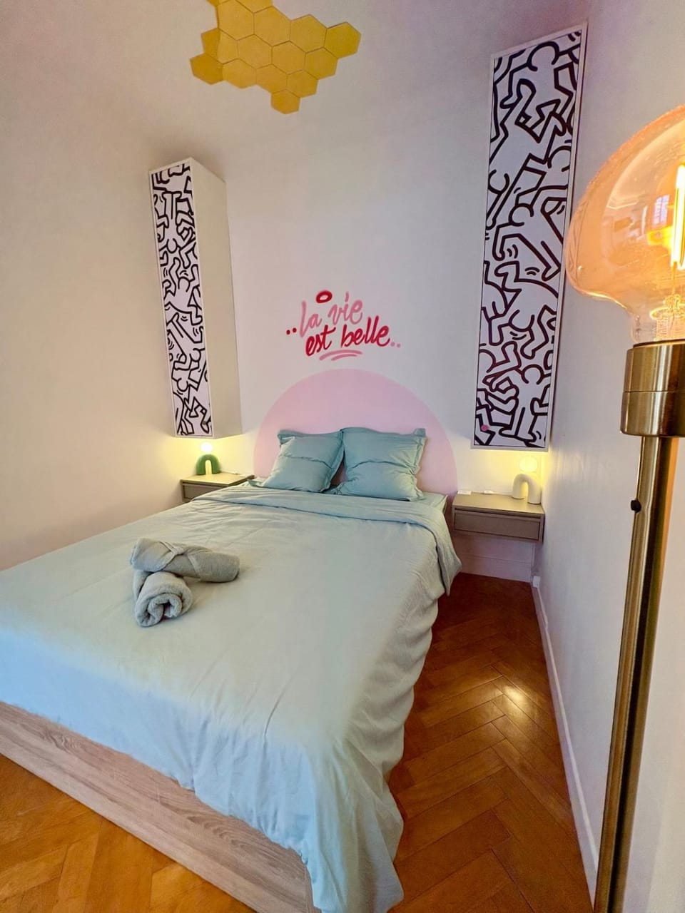 Bed, Photo of the whole room, Bedroom