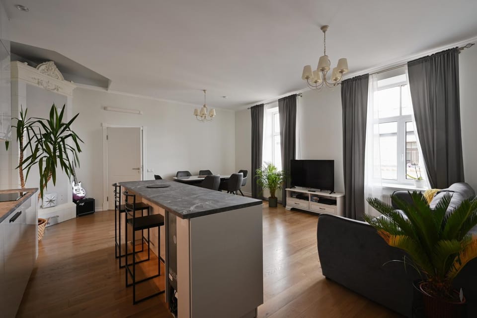 Communal lounge/ TV room, TV and multimedia, Kitchen or kitchenette, Dining area, Evening entertainment