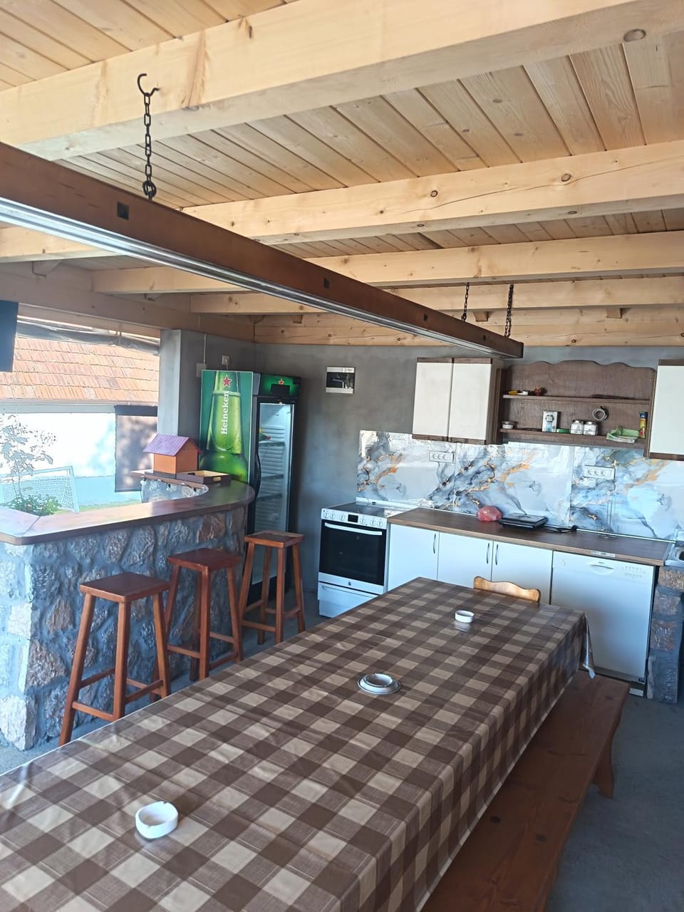 Kitchen or kitchenette, Dining area, minibar, oven