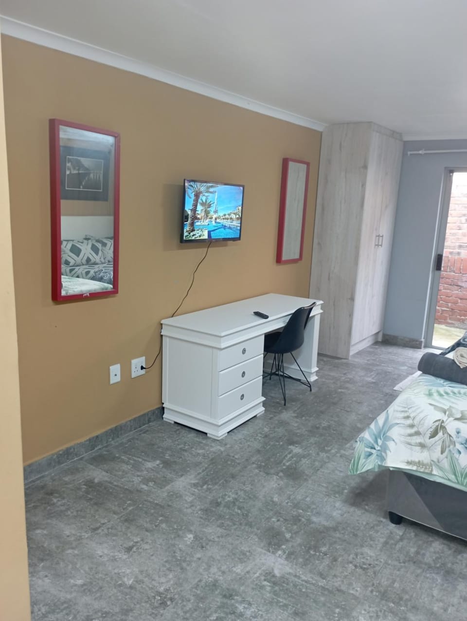 8 Botha Goodwood the trout lodge Apartment in Cape Town