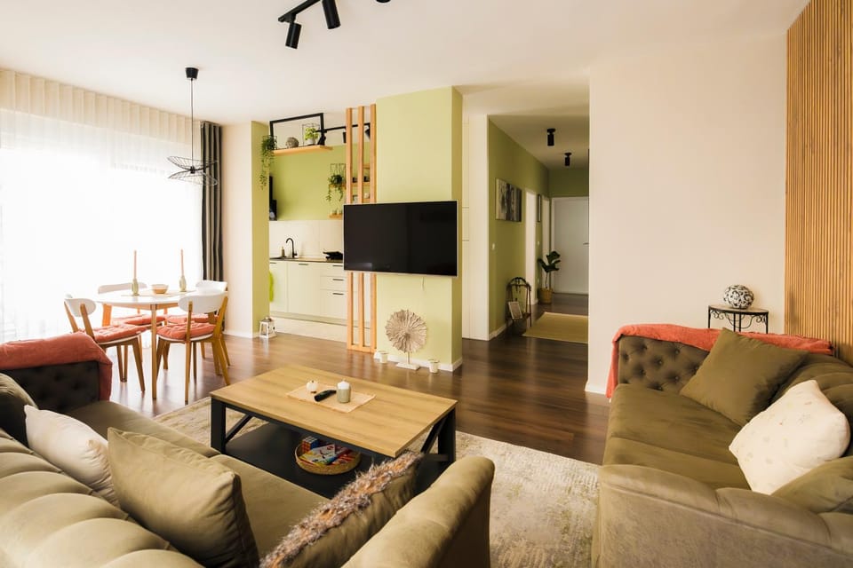 TV and multimedia, Kitchen or kitchenette, Living room, Dining area