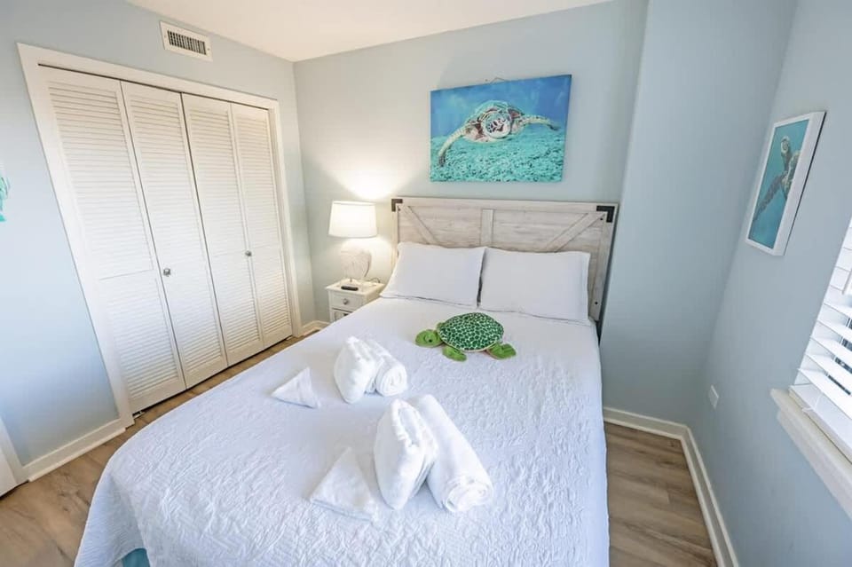 3BR Pools, Direct Ocean Front, Ocean Creek, Views! House in Briarcliffe Acres
