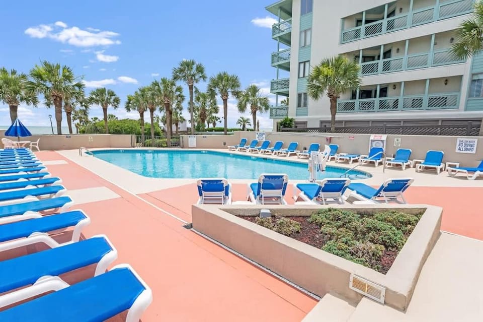 1BRM Ocean Forest Plaza Condo- Ocean Front, Pools! House in Myrtle Beach