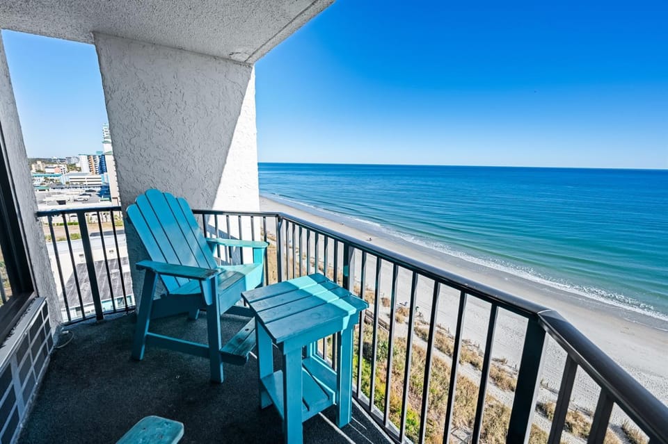 Pets welcome,direct oceanfront, poolside,1 bedroom Apartment in Myrtle Beach