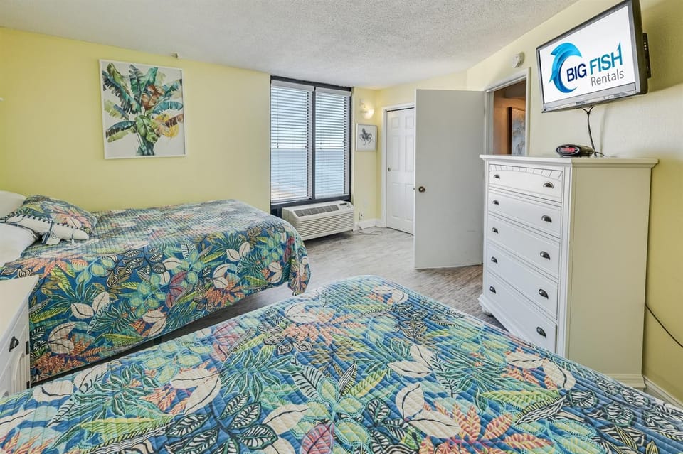 Pets welcome,direct oceanfront, poolside,1 bedroom Apartment in Myrtle Beach