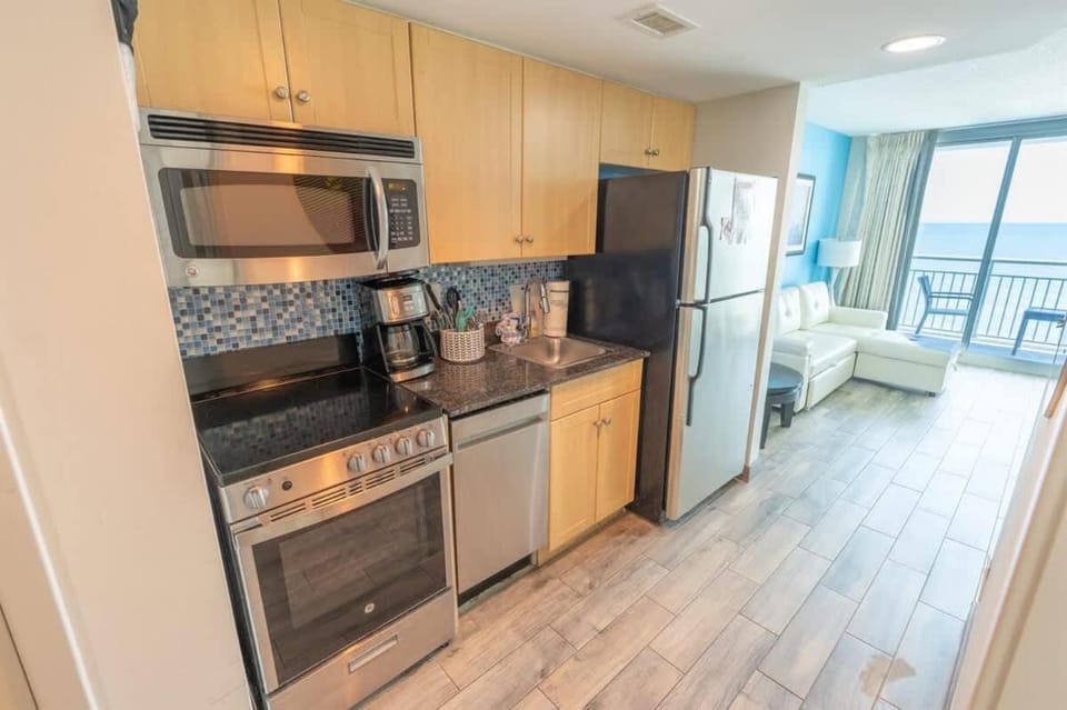 Remodeled 5th Floor Condo All Tile Near Boardwalk! House in Myrtle Beach