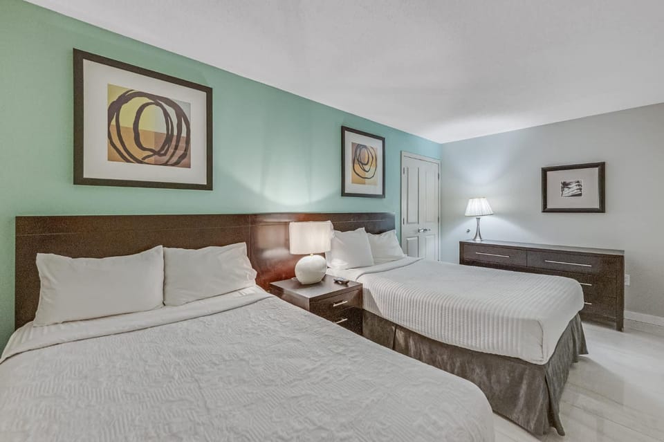 Oceanfront condo w pools & sea view House in Myrtle Beach