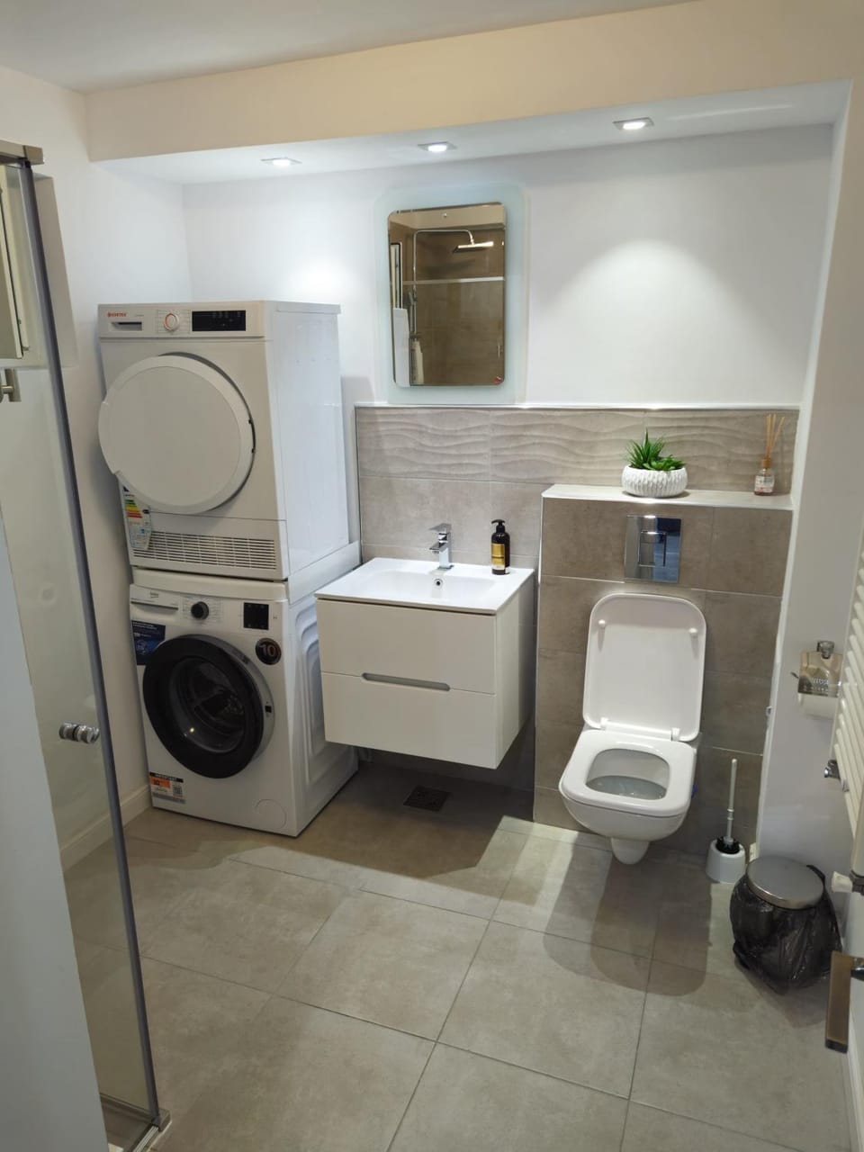 Toilet, Bathroom, washing machine, dryer