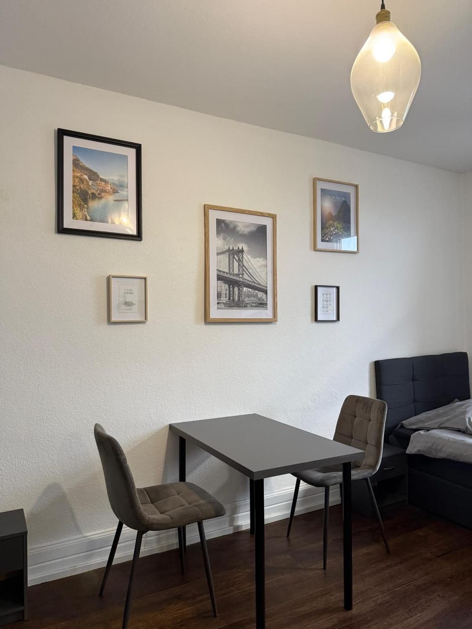 Seating area, Dining area