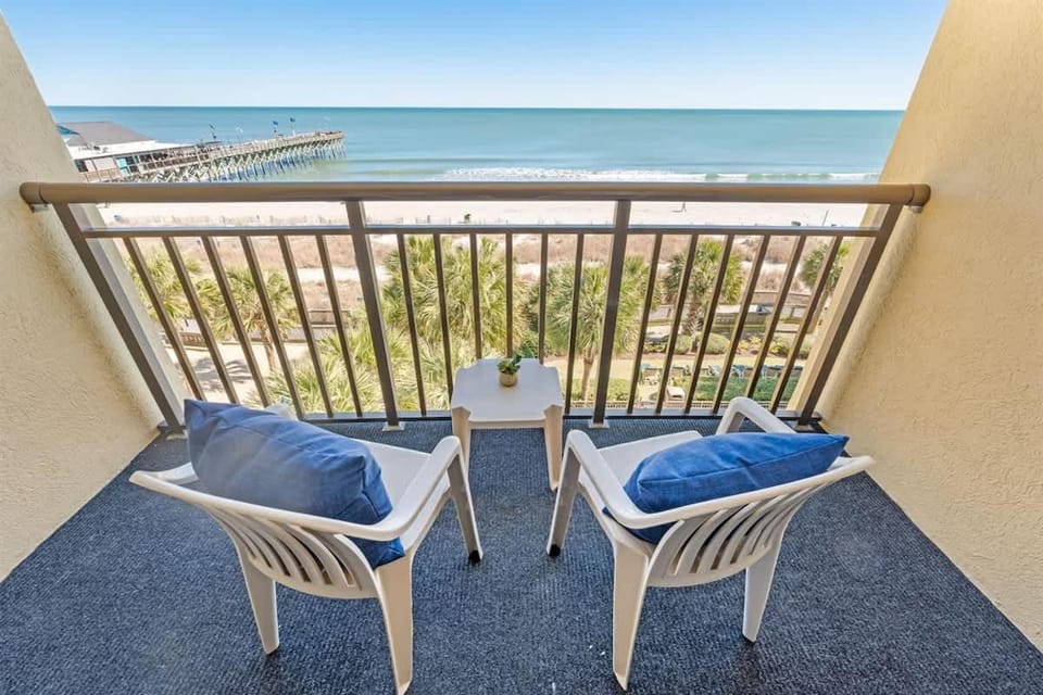 Direct Ocean Front, The Pavilion, Pools, Boardwalk House in Myrtle Beach