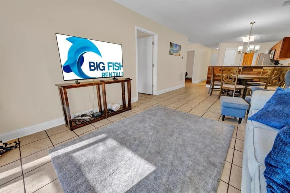 NEW! Large 2BR Pools River Oaks Golf Hot Tubs House in Carolina Forest