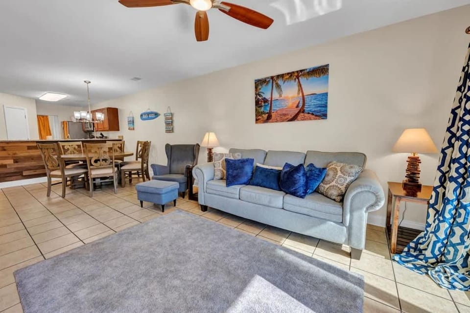 NEW! Large 2BR Pools River Oaks Golf Hot Tubs House in Carolina Forest