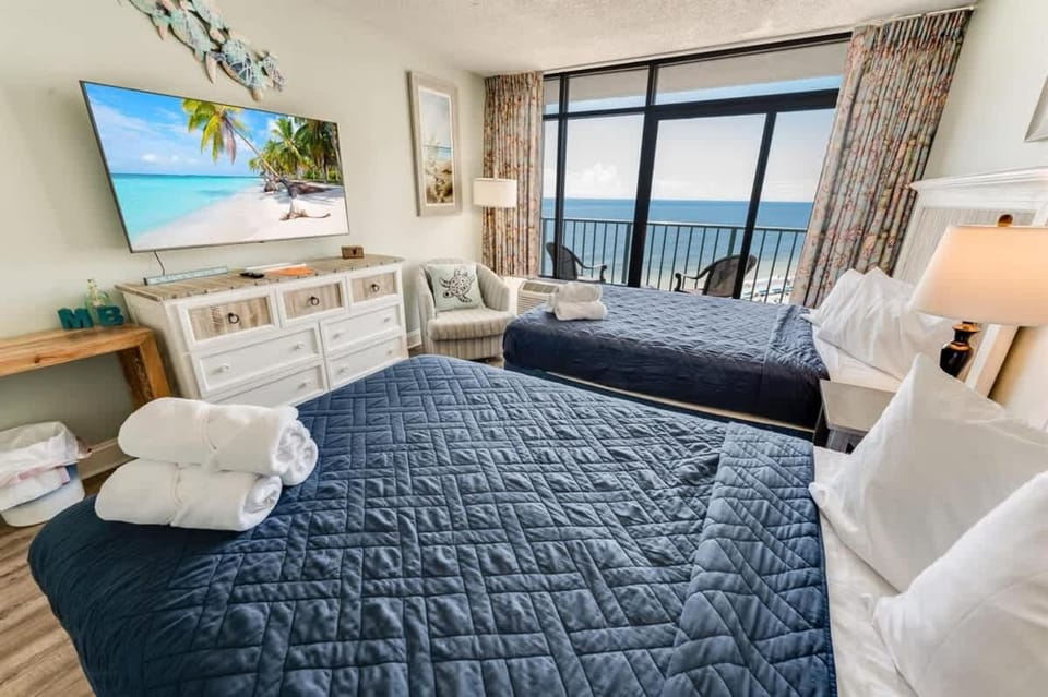 14th floor, high level studio with views! House in Myrtle Beach