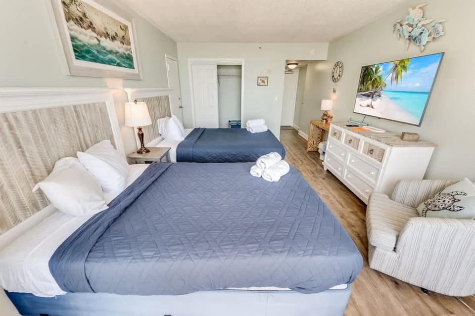 14th floor, high level studio with views! House in Myrtle Beach