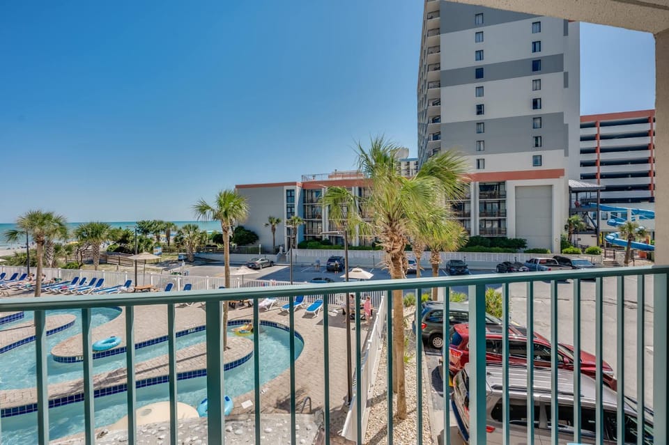 New Oceanfront Indoor Heated Pools, Low Floor,Nice House in Myrtle Beach