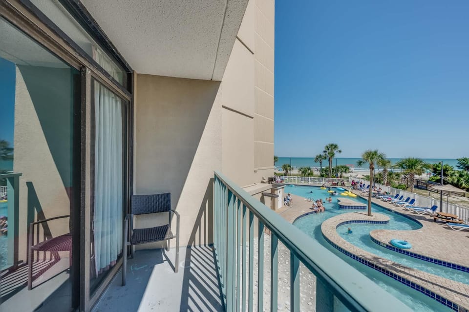 New Oceanfront Indoor Heated Pools, Low Floor,Nice House in Myrtle Beach