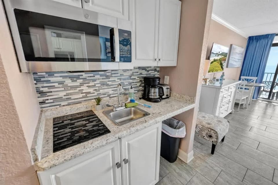 Coastal Haven, Breathtaking Ocean Views and Pools! House in Myrtle Beach
