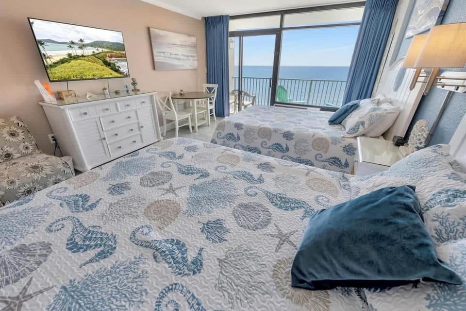 Coastal Haven, Breathtaking Ocean Views and Pools! House in Myrtle Beach