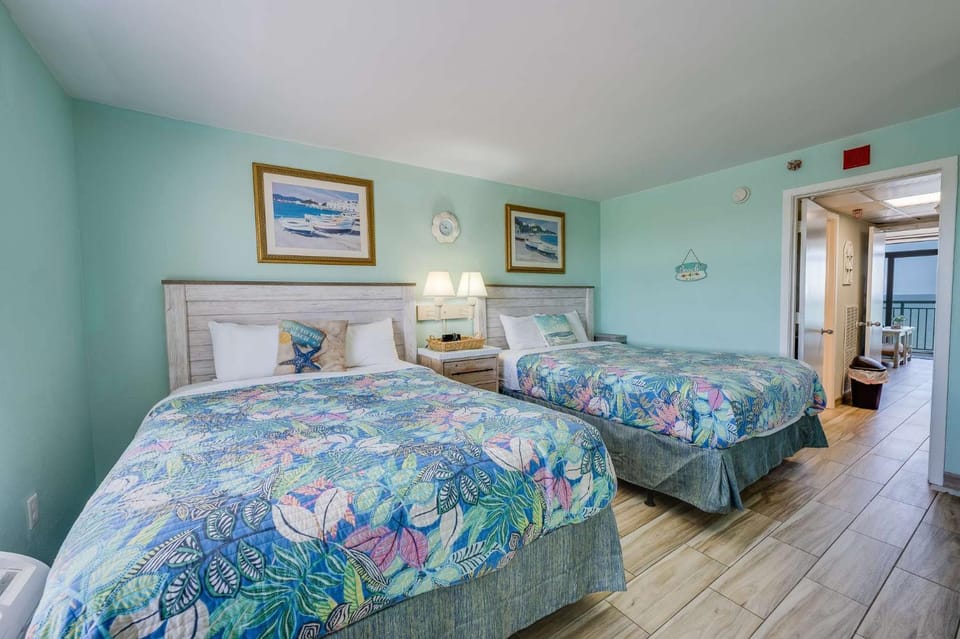 New 1BR Direct Oceanfront, Sandcastle South, Pools House in Myrtle Beach
