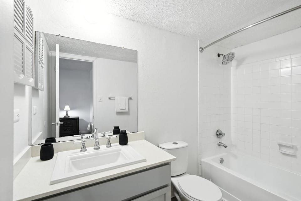 Mueller Flats 1223 I Spacious 2 Bed 2 Bath Apartment in Austin