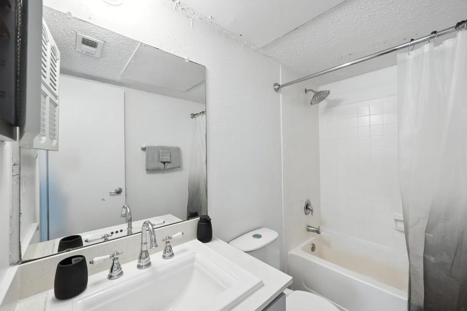 Mueller Flats 314 I Spacious 1 Bed 1 Bath Apartment in Austin