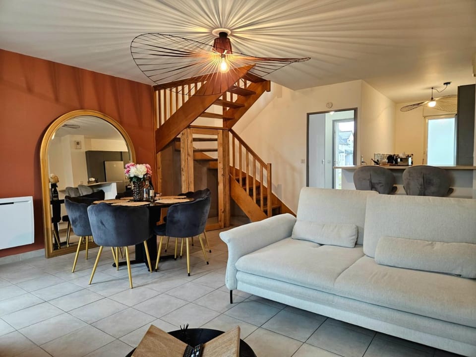 Living room, Seating area, Dining area