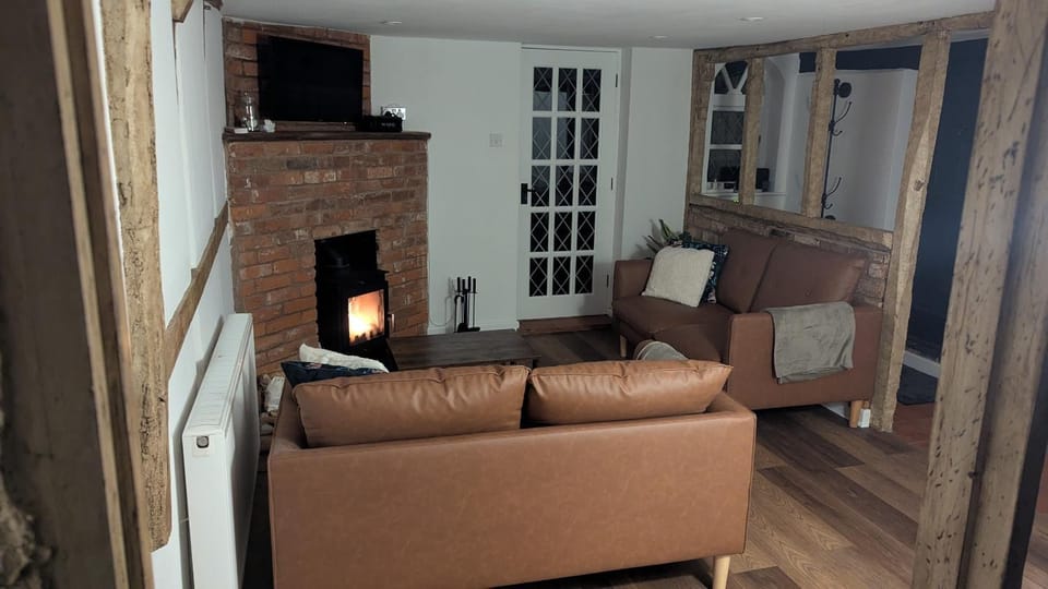Magpie Cottage House in Malvern Hills District