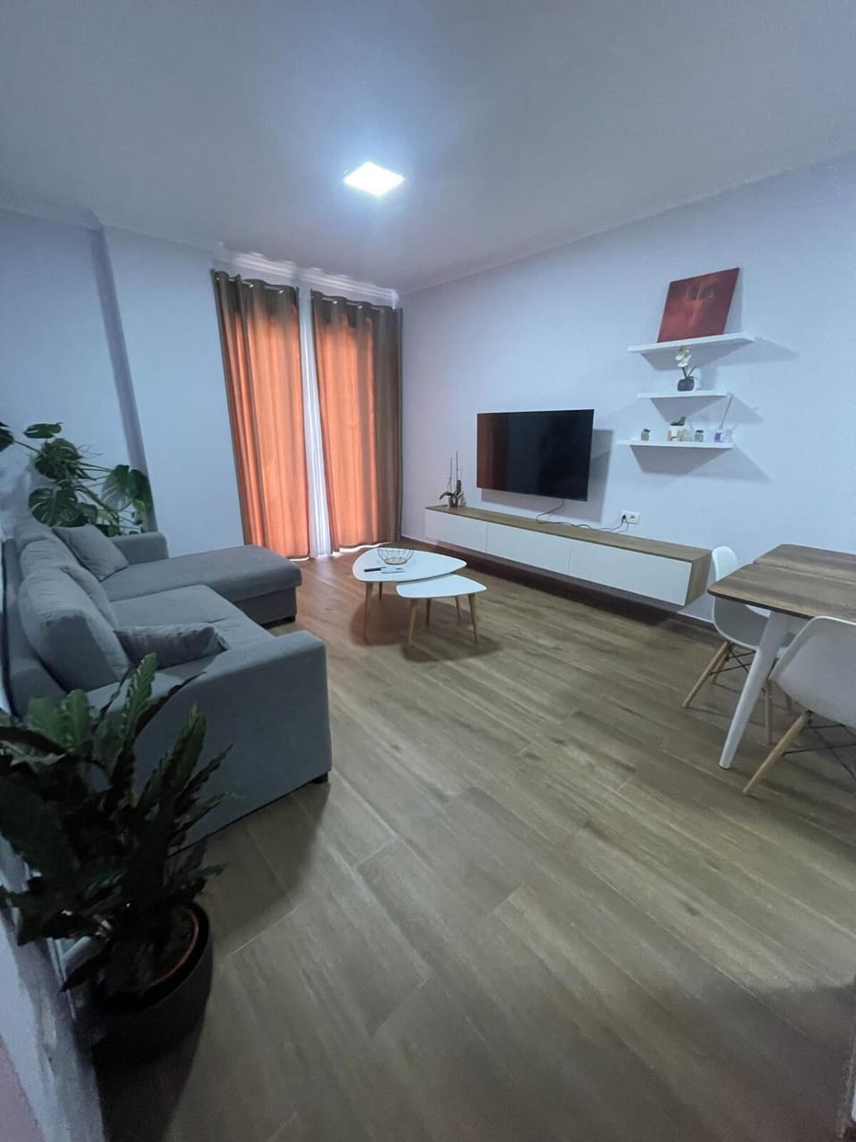 Ferit's Property Near Myslym Shyri Apartment in Tirana