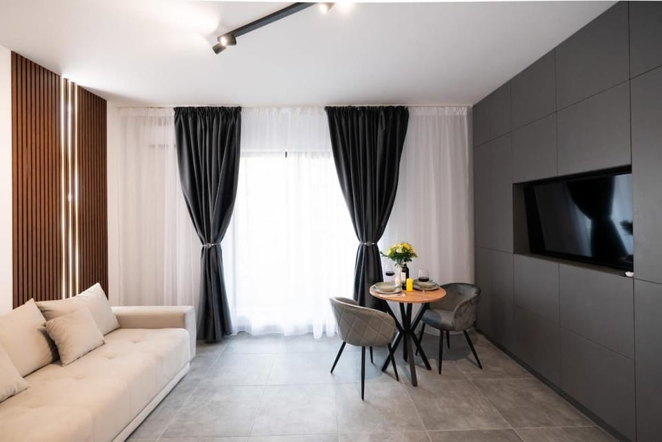 Soni Exclusive Apartments 305 Plaza with Private Parking & Self Check-in Apartment in Bucharest