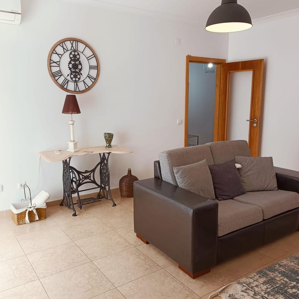 Living room, Seating area, air conditioner