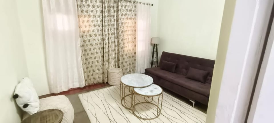 Living room, Photo of the whole room, Seating area