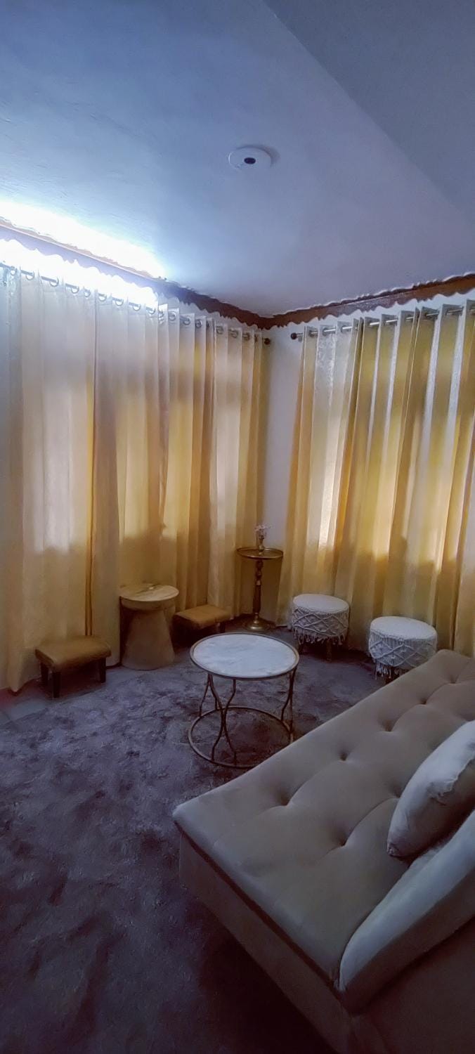 Living room, Photo of the whole room, Seating area