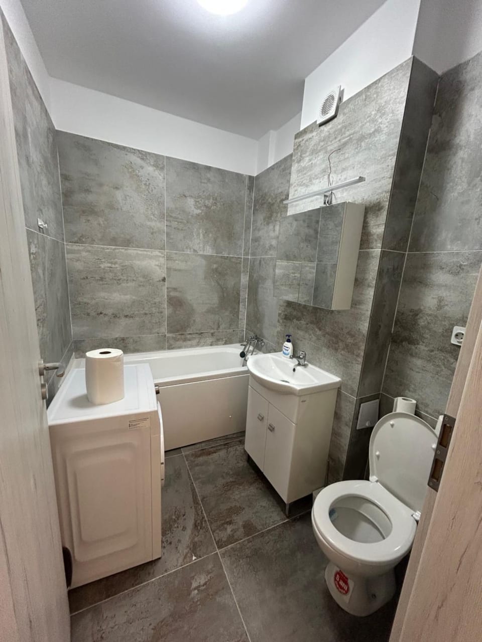 Elite Stay - Militari Apartment in Bucharest