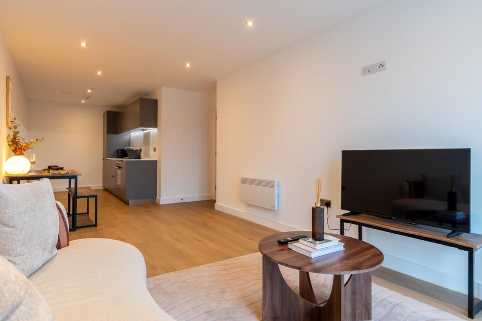 Communal lounge/ TV room, TV and multimedia, Kitchen or kitchenette, Living room, Seating area, Evening entertainment