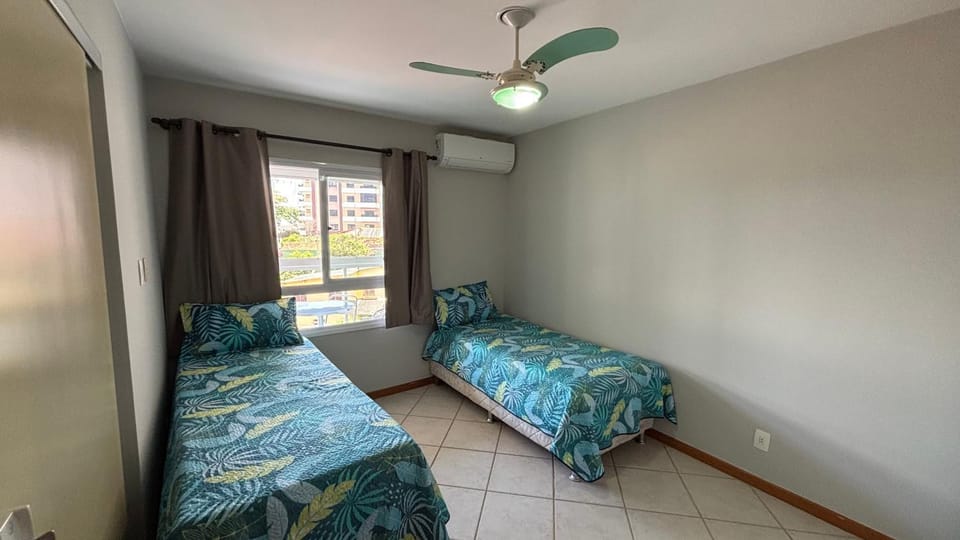 Bedroom, air conditioner