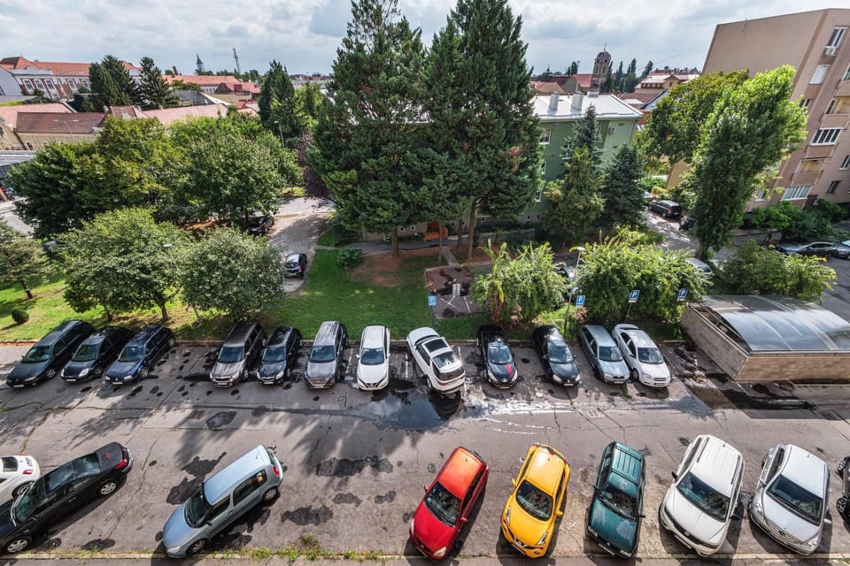 City view, Parking