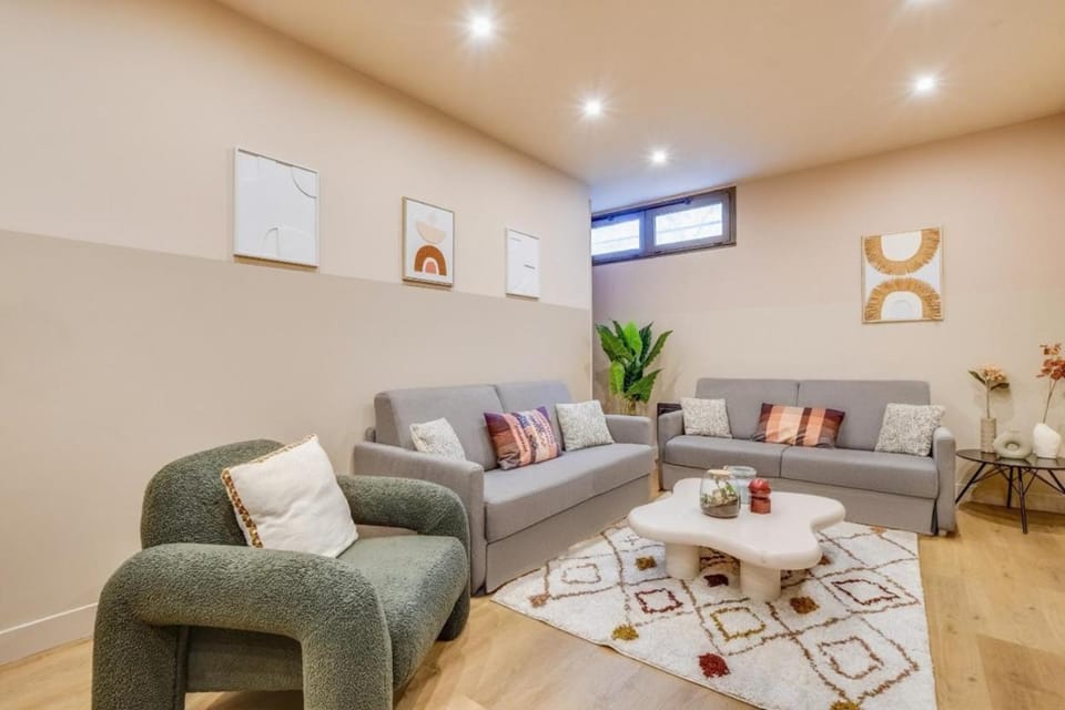 Spacious Apartment - 2BR 10P - Place d'Italie Apartment in Paris