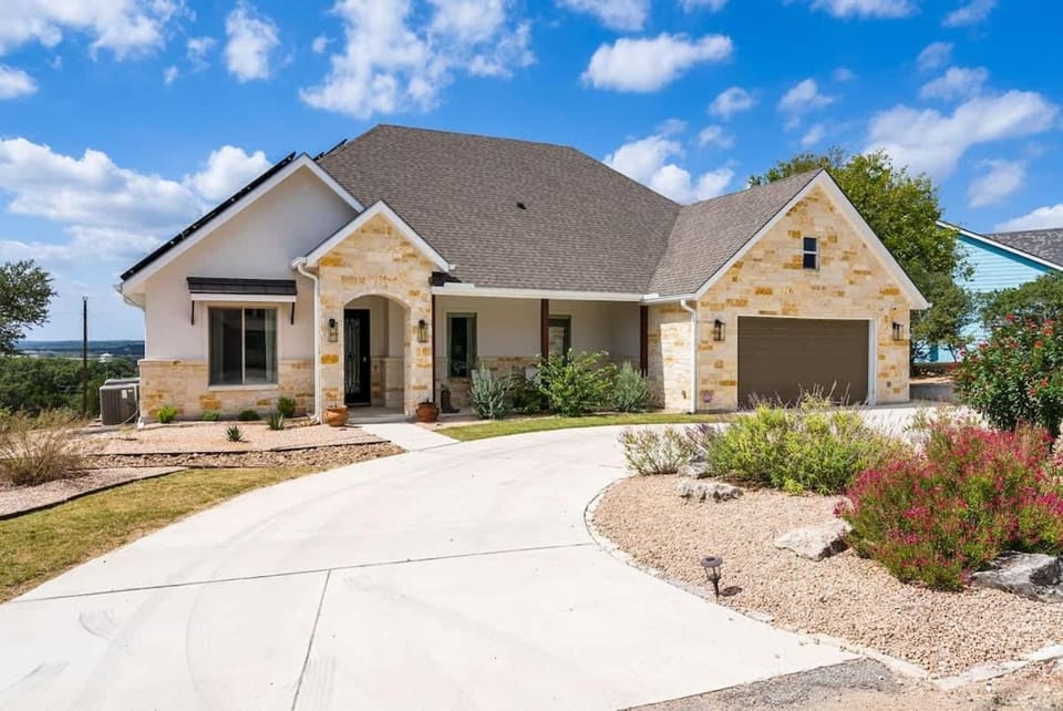 Lake Views Fire Pit Detached Apartment House in Canyon Lake