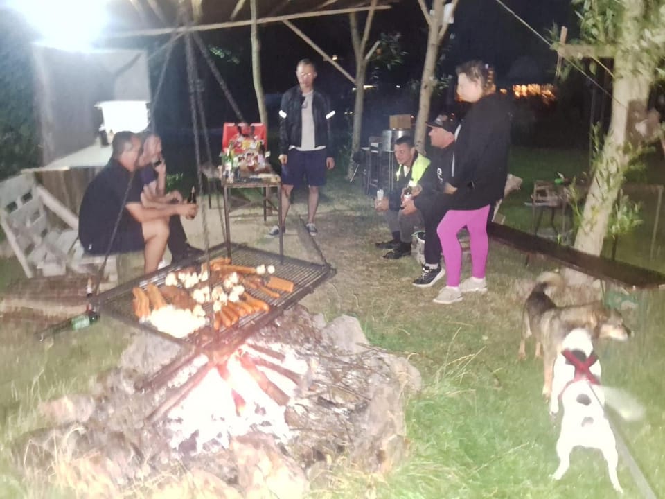Herbergeròwka Góry Stołowe OFERTA "1 NOC " Luxury tent in Lower Silesian Voivodeship