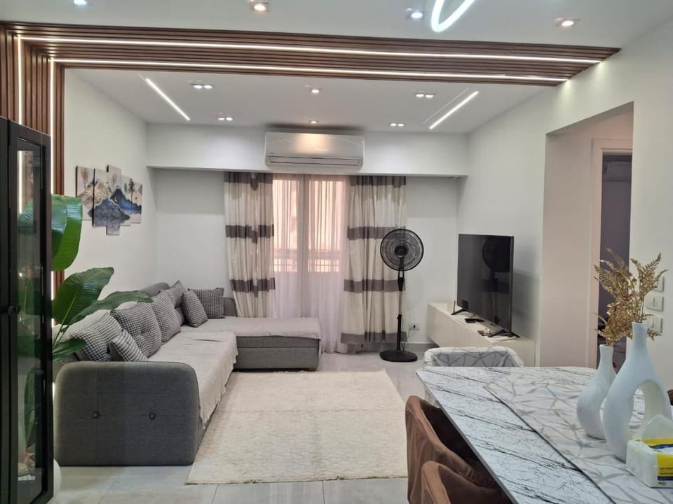 TV and multimedia, Living room, Seating area, air conditioner
