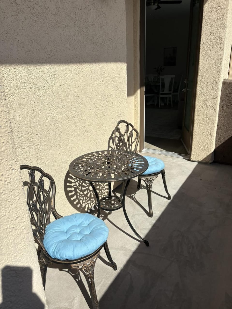 Patio, Day, Balcony/Terrace, Seating area