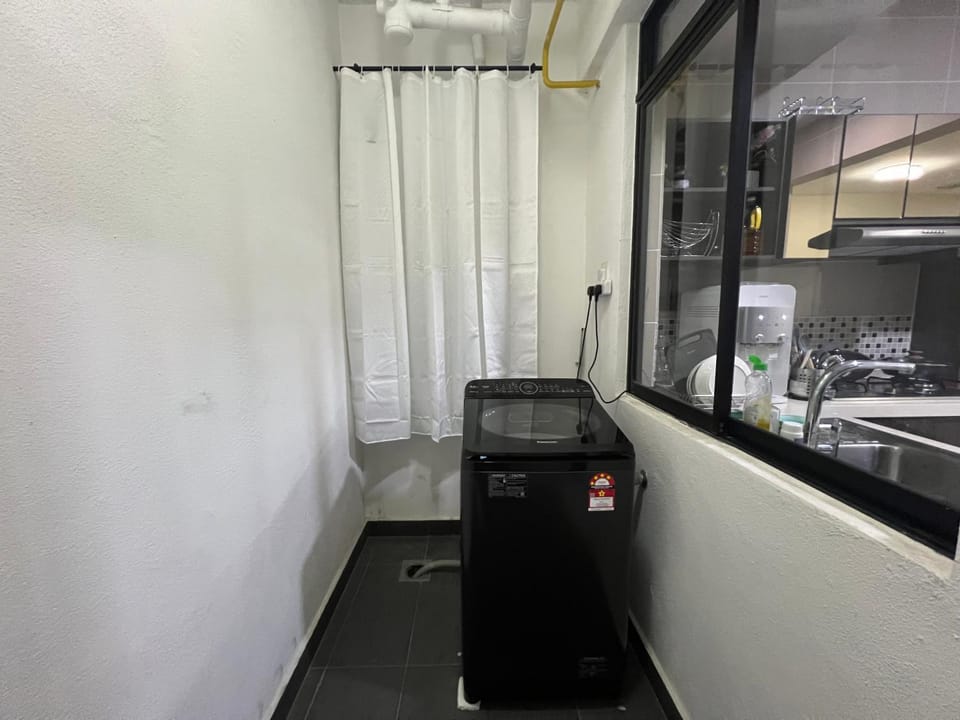 Kitchen or kitchenette, washing machine