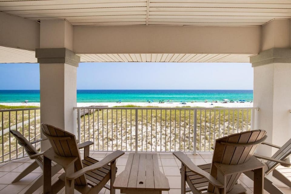 Beachfront Luxury Estate Sleeps 20 & Allows Events House in Pensacola Beach