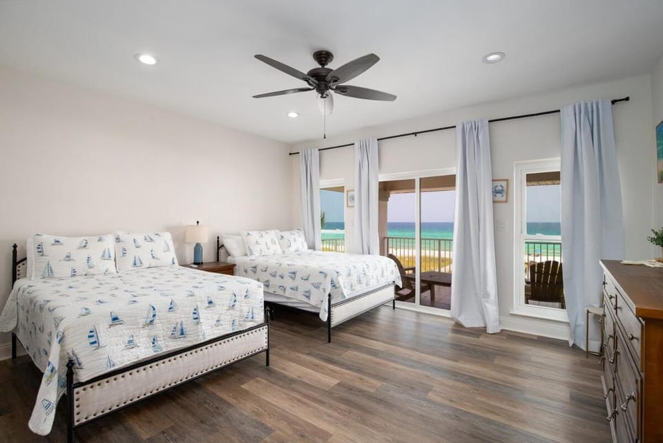 Beachfront Luxury Estate Sleeps 20 & Allows Events House in Pensacola Beach